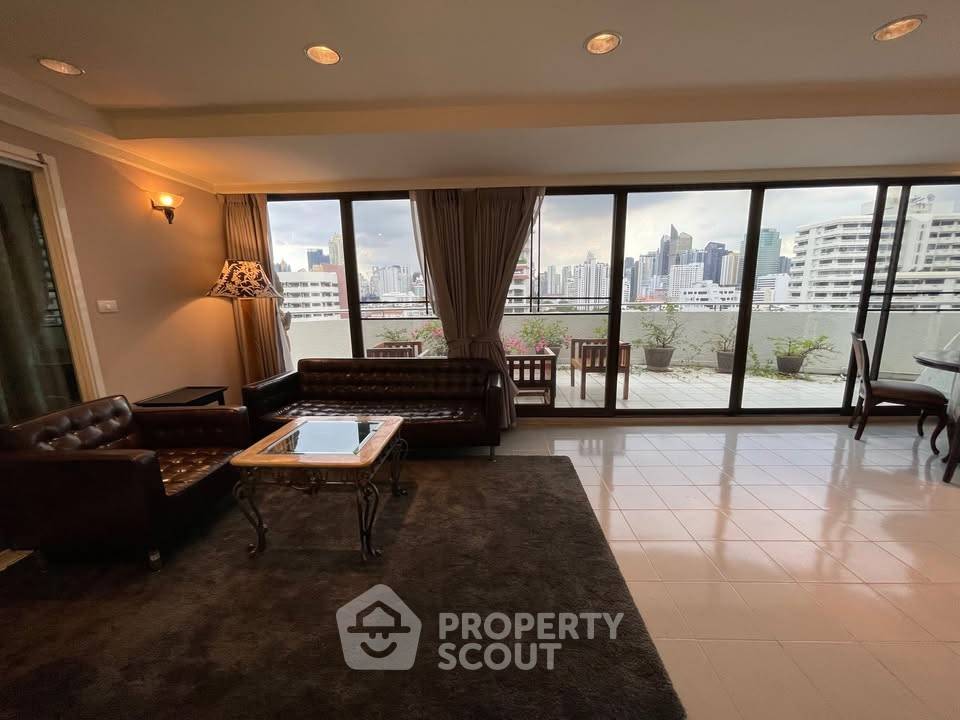 picture 2-BR Condo at Supalai Place Sukhumvit 39 near BTS Phrom Phong (ID 2294376) - 22/32