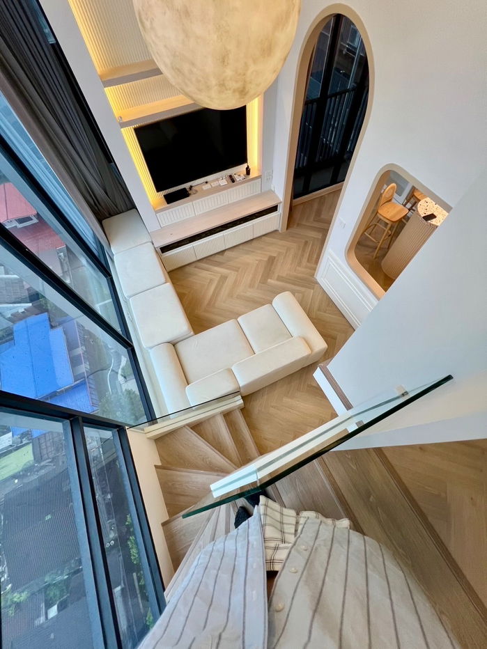 รูป ให้เช่า Knightbridge Space Ratchayothin – คอนโดดูเพล็กซ์แต่งสวย พร้อมเฟอร์นิเจอร์ Built-in - รูปที่ 2/19
