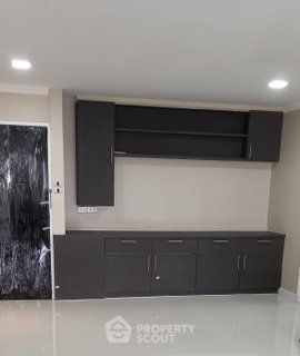 รูปภาพ คอนโด 3-ห้องนอน ที่ ดี.เอส. ทาวเวอร์ 2 สุขุมวิท 39 คอนโดมิเนียม ใกล้ MRT สุขุมวิท (ID 1512224)