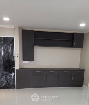 3-BR Condo at D.S. Tower 2 Sukhumvit 39 Condominium near MRT Sukhumvit (ID 1512224)