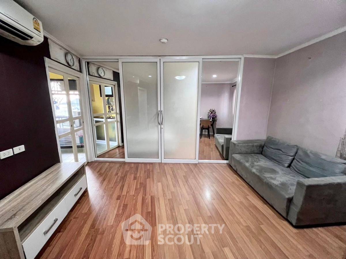 picture 1-BR Condo at Lumpini Place Narathiwas 24 in Chong Nonsi (ID 2060795) - 6/13