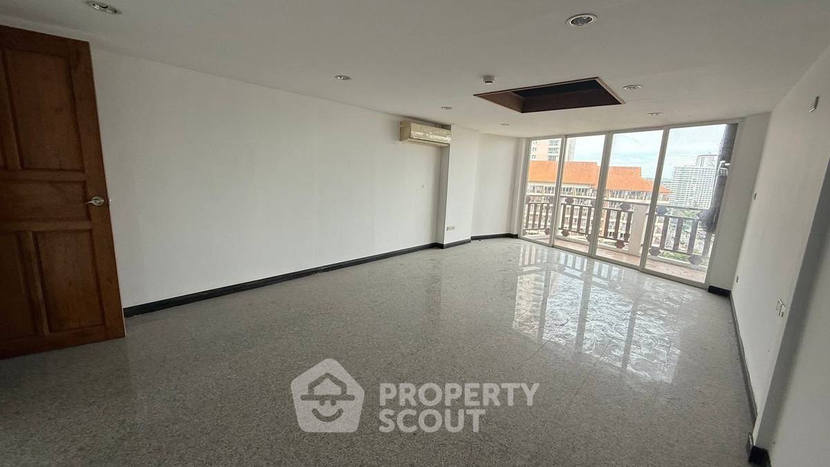 picture 4-BR Condo at Royal Hill Resort Condominium close to Pattaya South (ID 2296396) - 1/9