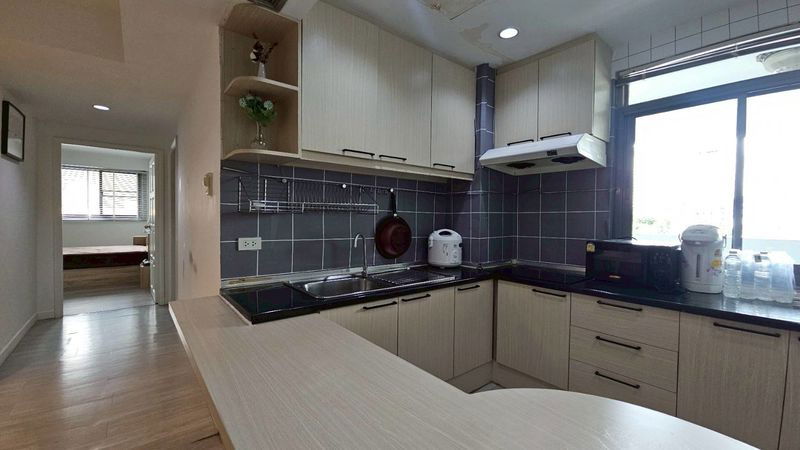 picture < Royal Castle Sukhumvit 39 for Rent > " 5b 6b 240 sqm - 7/19