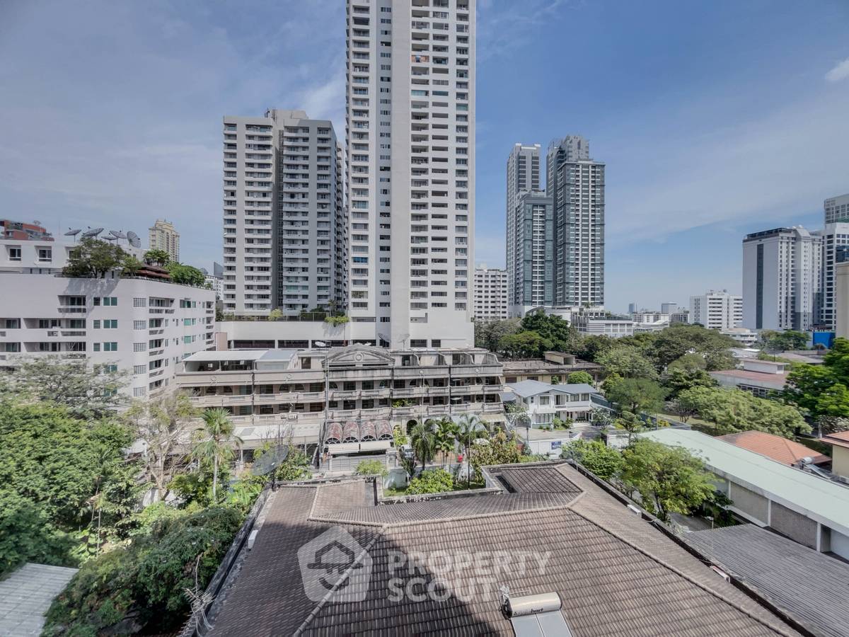 picture 3-BR Condo at 33 Tower near BTS Phrom Phong (ID 2053519) - 8/30