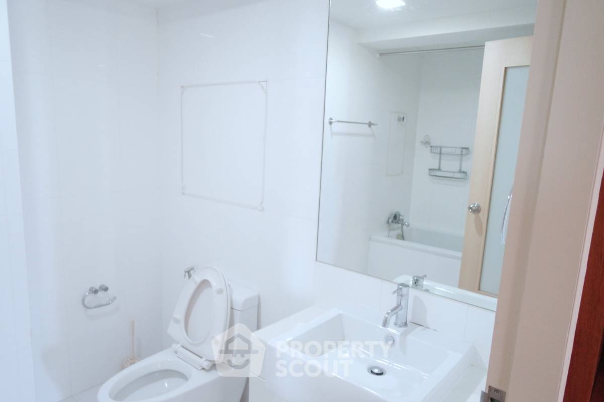 picture 2-BR Condo at My Resort Bangkok Condominium near MRT Phetchaburi (ID 961760) - 7/11
