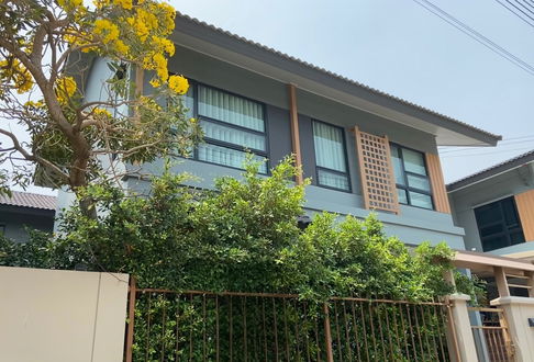 House for rent, 3 bedrooms 2 parking, near Red line subway 