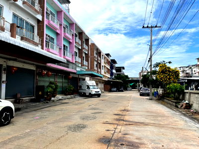 อาคารพาณิชย์ เขตบางขุนเทียน : ขาย ตึกเเถว 19  ตร.ว. ซอย สะแกงาม 43 บางขุนเทียน 