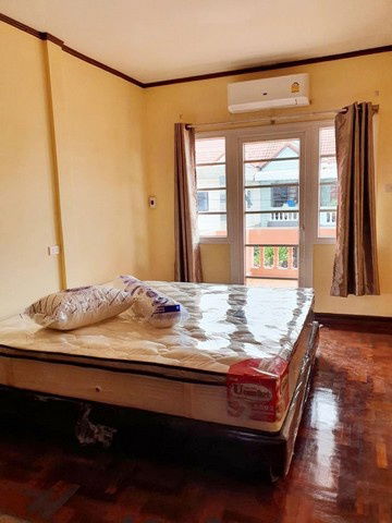 picture Two-and-a-half-story townhouse for rent in Phonphailin Village, Lat Phrao 41/1, Bangkok. - 6/18