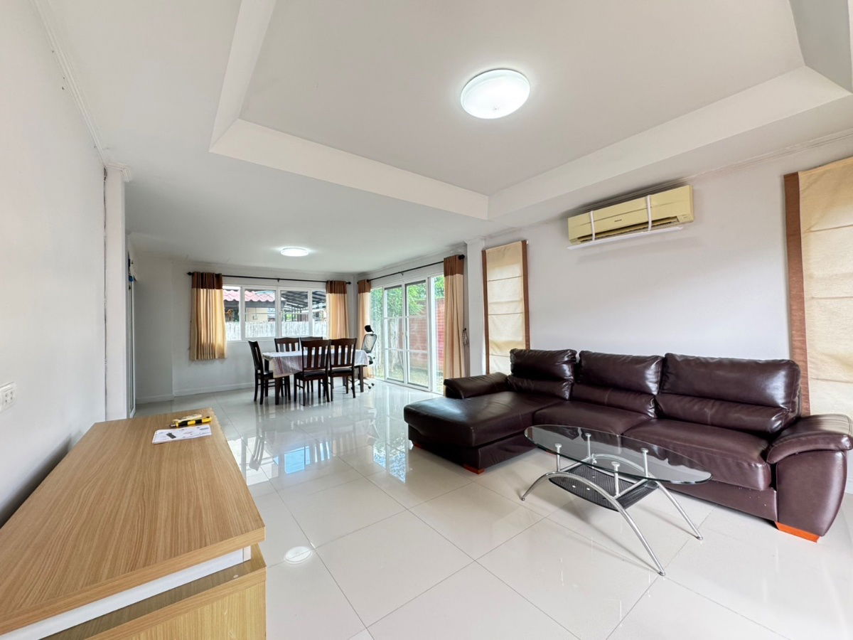 picture House for RENT! ** Corner Unit ** Close to Town near Shopping mall, Market, International School and etc. - 6/22