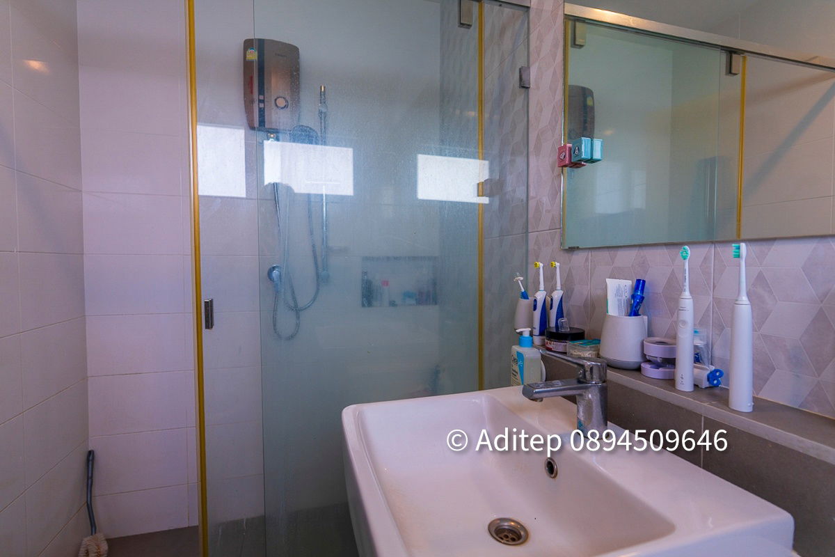 picture Single house for sale, 60 sq m, Pruklada Wongwaen-Hathai Rat, 3 bedrooms, 3 bathrooms, front of house facing the garden - 26/29