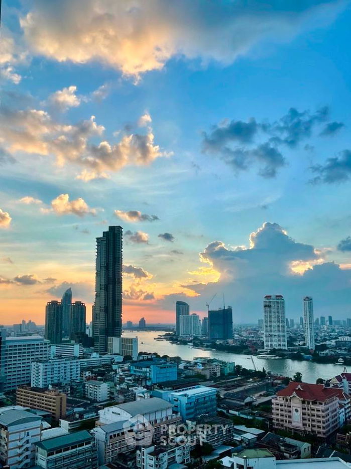 รูป คอนโด 1-ห้องนอน ที่ ริธึ่ม สาทร ใกล้ BTS สะพานตากสิน (ID 755191) - รูปที่ 14/14