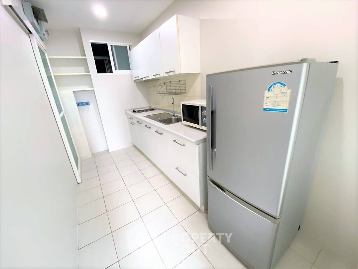 picture 1-BR Condo at Life @ Sathorn 10 near BTS Saint Louis (ID 804831) - 6/11