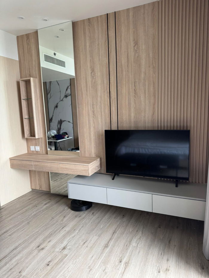picture Luxury Beachfront Condo | Price: 45,000 Baht / month Location : Arom Wongamat  Unit on 5th floor with stunning sea view. - 5/9
