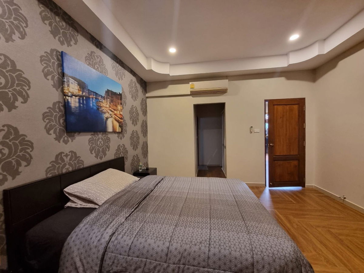 รูป Private House with Swimmimg Pool for  rent in chaiyapruk 2 - รูปที่ 10/13