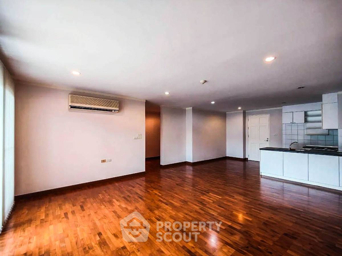picture 3-BR Condo at Baan Siri Sukhumvit 13 Condominium near ARL Makkasan (ID 2016154) - 2/11