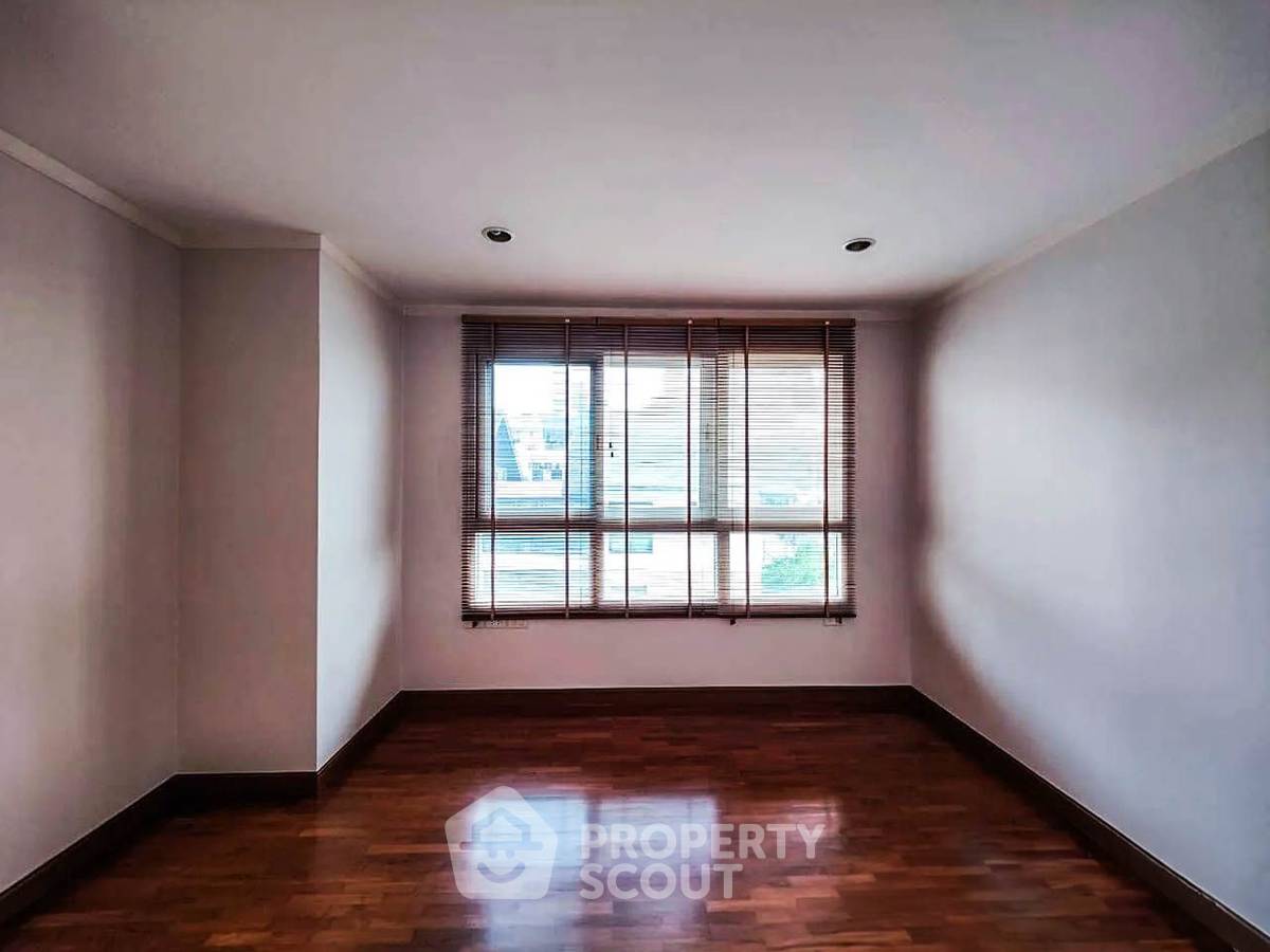 picture 3-BR Condo at Baan Siri Sukhumvit 13 Condominium near ARL Makkasan (ID 2016154) - 7/11