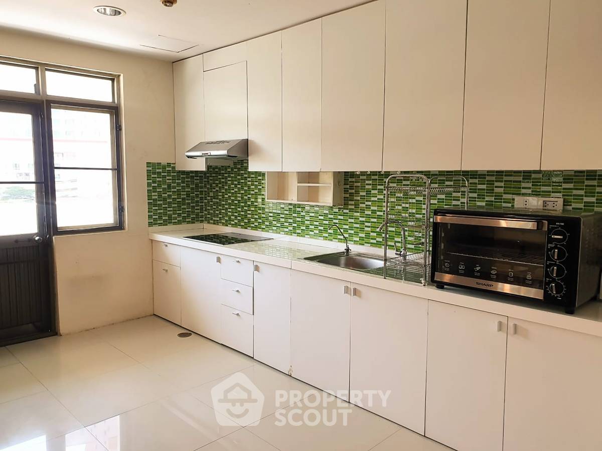 picture 3-BR Condo at Royal Castle Sukhumvit near BTS Phrom Phong (ID 892718) - 4/19