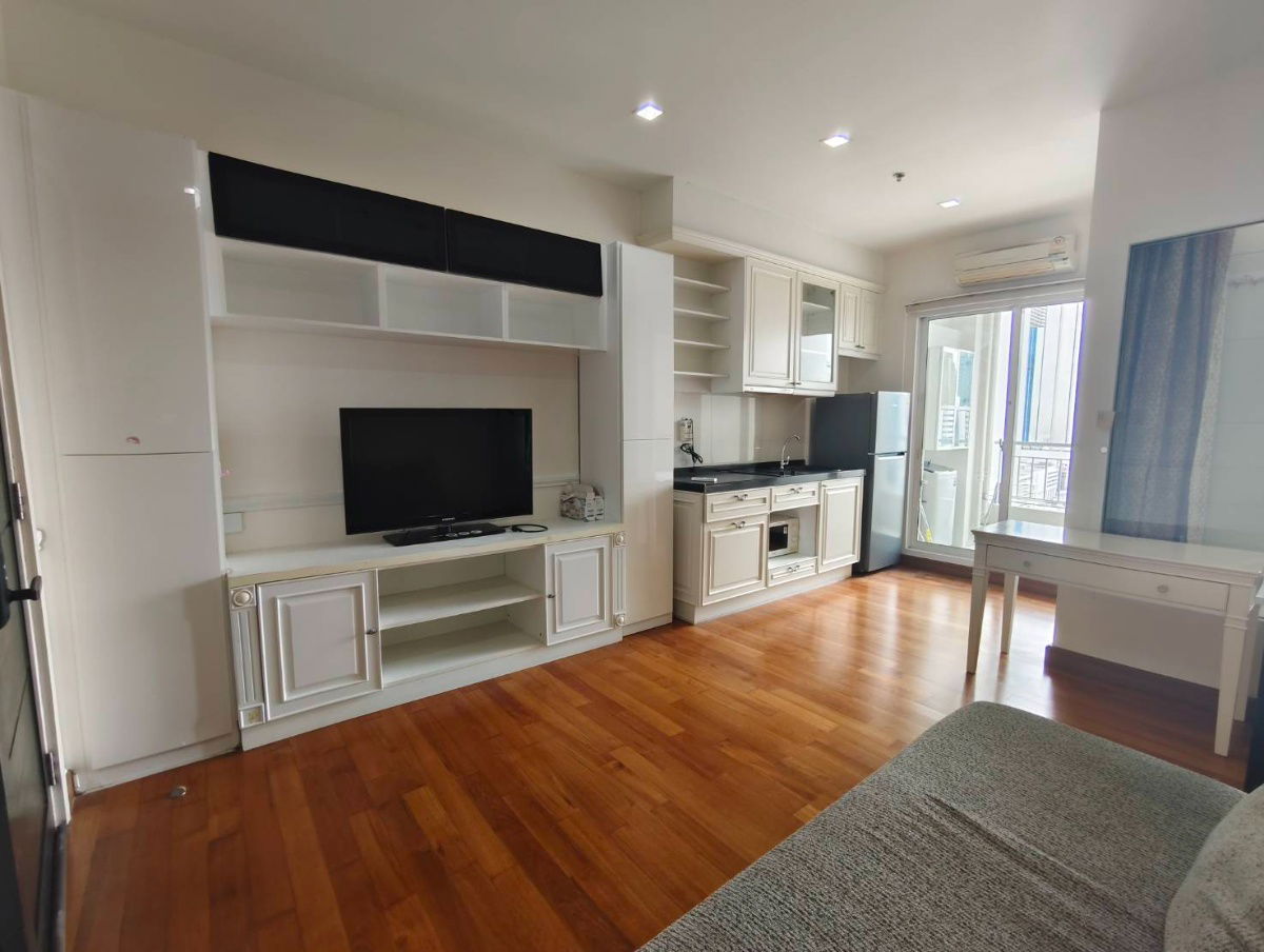 picture OMG725  < Available 5-Sep-25 >  Nice 1 Bedroom + Sathorn CBD + for RENT @ [ Ivy Sathorn 10 ] - 1/10