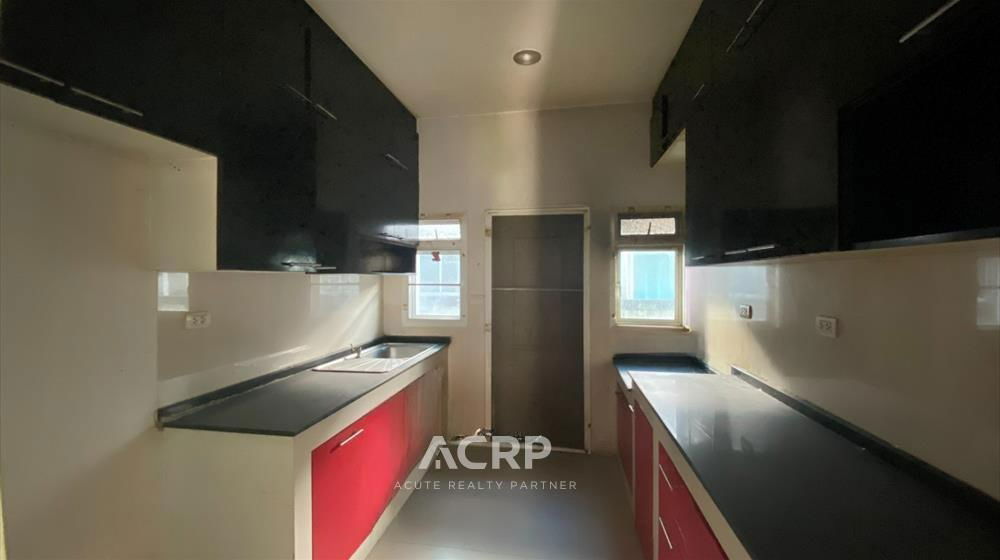 picture House for sale, Bangkok Boulevard Pinklao-Phetkasem, On Main Road. - 16/17
