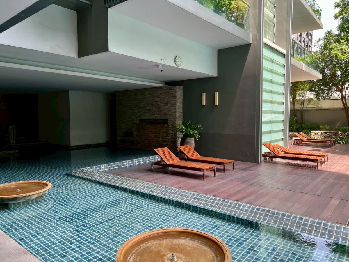 รูป 🌿 ให้เช่าคอนโดหรูสไตล์รีสอร์ท Domus สุขุมวิท 18 | ขนาดใหญ่ 310 ตร.ม. | 4+1 ห้องนอน | ใจกลางเมือง ใกล้ BTS & MRT 🌟 - รูปที่ 34/37