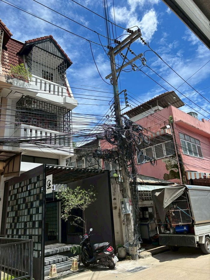 picture 📍 For Sale: 4-Storey Commercial Building + Rooftop Land size: 18 sq.wah | Just 250m from Maharaj Nakorn Chiang Mai Hospital 📍📍 - 14/17