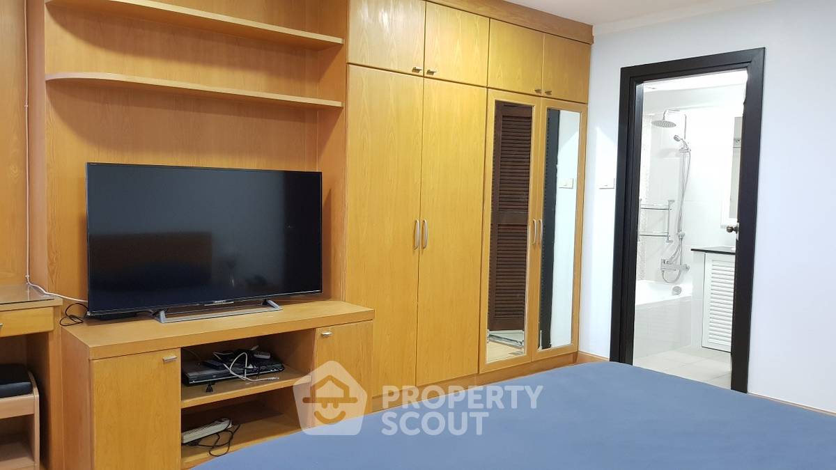 picture 2-BR Condo at Supalai Place Sukhumvit 39 near BTS Phrom Phong (ID 512412) - 8/12