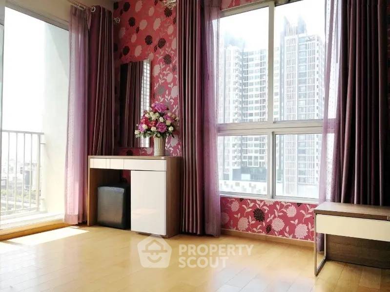 picture 2-BR Condo at Hive Taksin near BTS Wongwian Yai (ID 2279065) - 2/16