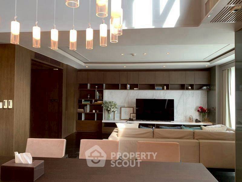 picture 3-BR Condo at The Crest Sukhumvit 24 near BTS Phrom Phong (ID 2285429) - 7/14