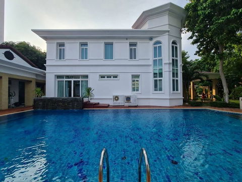 Luxury pool villa for sale in the heart of the city on Pratumnak Hill, Pattaya, Chonburi