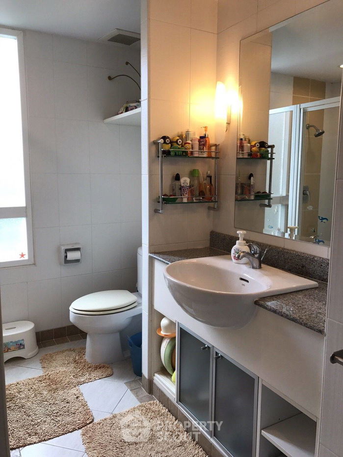 picture 2-BR Condo at Baan Siri Sathorn Condominium near MRT Khlong Toei (ID 2155292) - 6/11