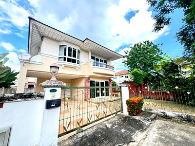 Houses for rent Boonthavorn Chiang Mai : House for RENT! ** Corner Unit ** Close to Town near Shopping mall, Market, International School and etc.