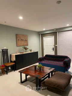 คอนโด 2-ห้องนอน ที่ สราญใจ แมนชั่น คอนโดมิเนียม ใกล้ BTS นานา (ID 1557583)