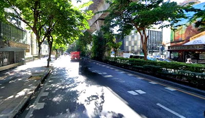 Shophouses for rent MRT Phetchaburi : Urgently for rent!! Commercial building on Sukhumvit (adjacent to Rain Hill Shopping Center)