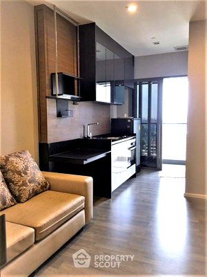 Condos for sale : 1-BR Condo at The Room Sathorn - St. Louis near BTS Surasak (ID 300362)