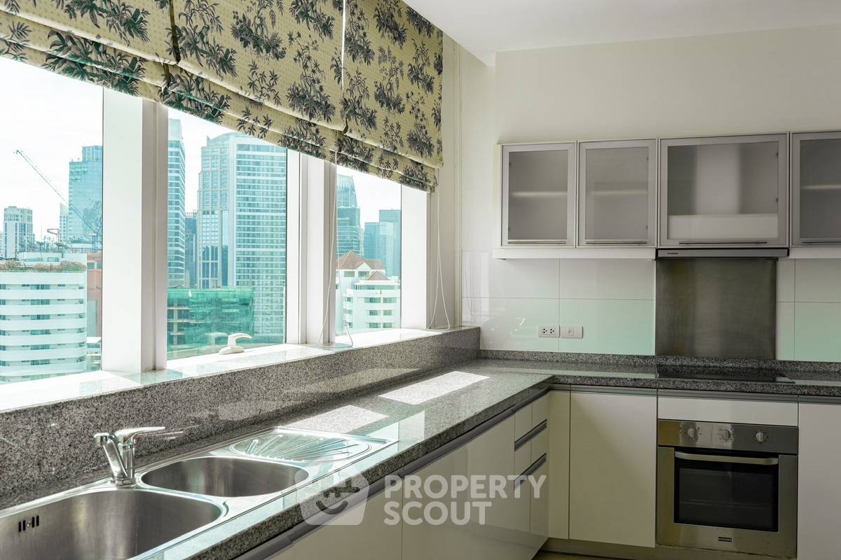 picture 3-BR Condo at Millennium Residence @ Sukhumvit Condominium near BTS Phrom Phong (ID 2286931) - 4/9