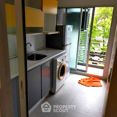 Condos for rent University of the Thai Chamber of Commerce : 1-BR Condo at The Room Ratchada-Ladprao near MRT Ratchadaphisek (ID 562344)