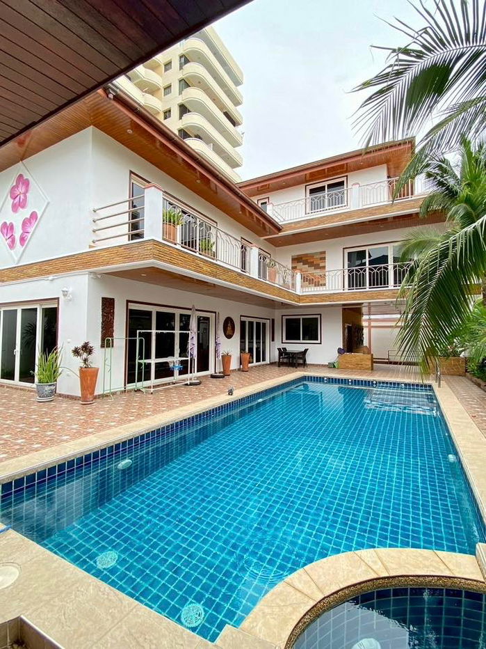 รูป บ้านพูลวิลล่า – จอมเทียน พัทยา ,บ้านเดี่ยว 3 ชั้น 4 ห้องนอน + 1 ห้องเด็ก / 5 ห้องน้ำ,พื้นที่ใช้สอยประมาณ 200 ตร.ม. - รูปที่ 2/18