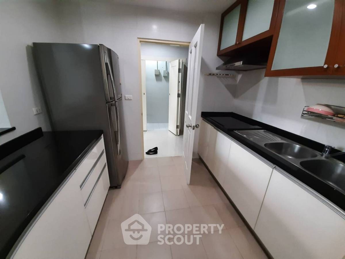 picture 2-BR Condo at Siri Residence Sukhumvit near BTS Phrom Phong (ID 515509) - 4/7