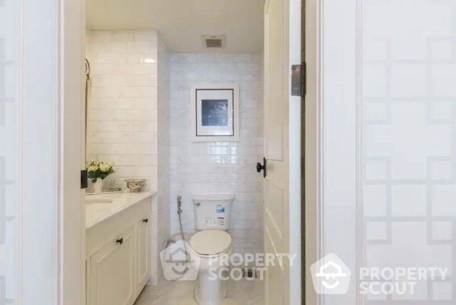 picture 2-BR Condo at Somkid Gardens Condominium near BTS Chit Lom (ID 1539814) - 15/15