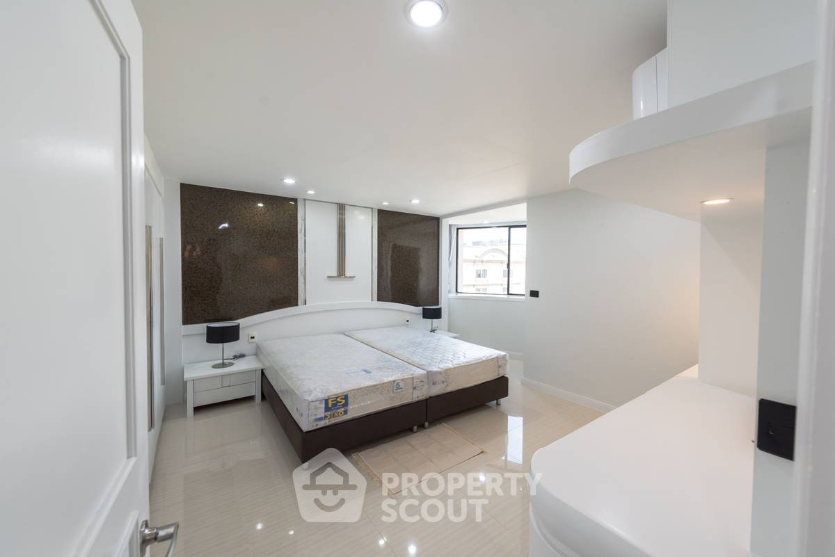 picture 3-BR Condo at President Park Condominium near MRT Queen Sirikit National Convention Centre (ID 1165097) - 9/23