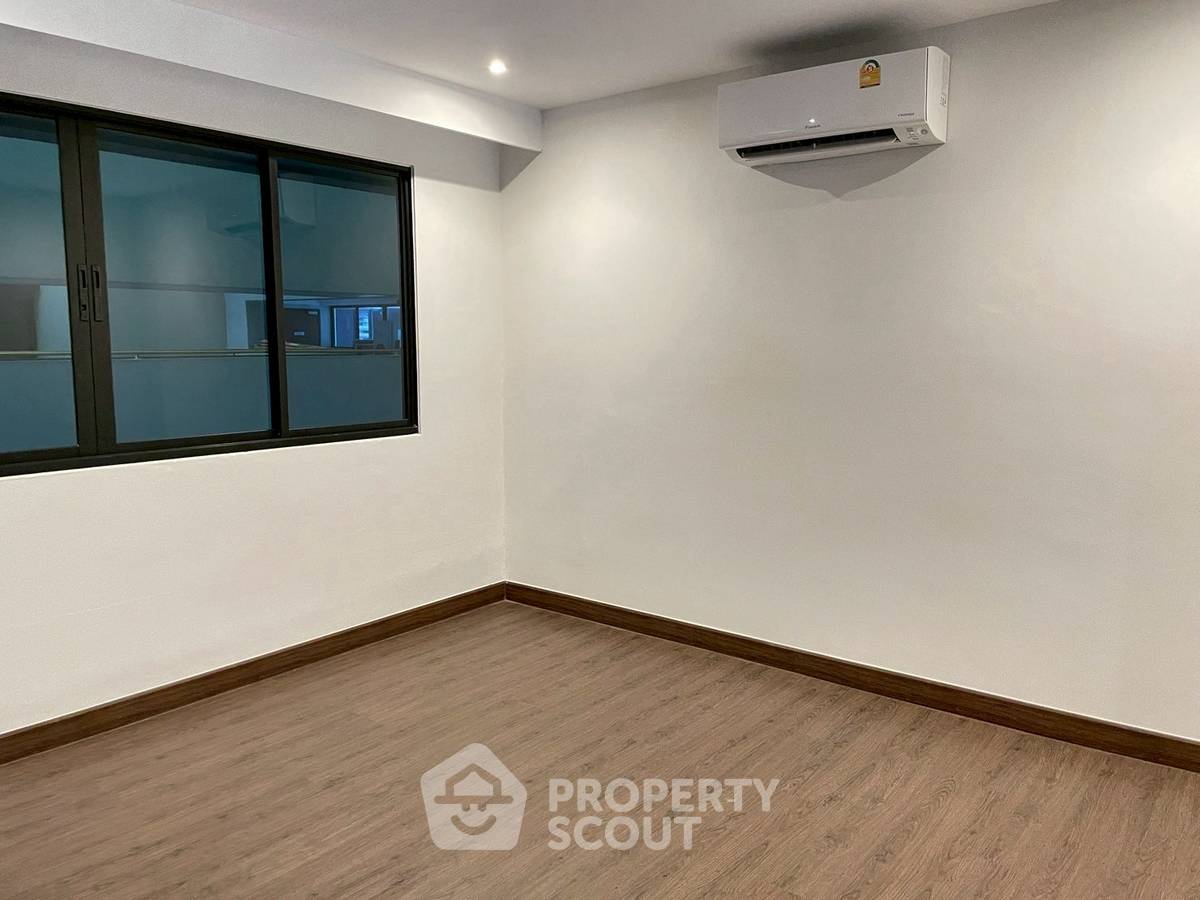 รูป คอนโด 3-ห้องนอน ที่ เกียรติธานี ซิตี้แมนชั่น ใกล้ MRT เพชรบุรี (ID 2237768) - รูปที่ 10/19