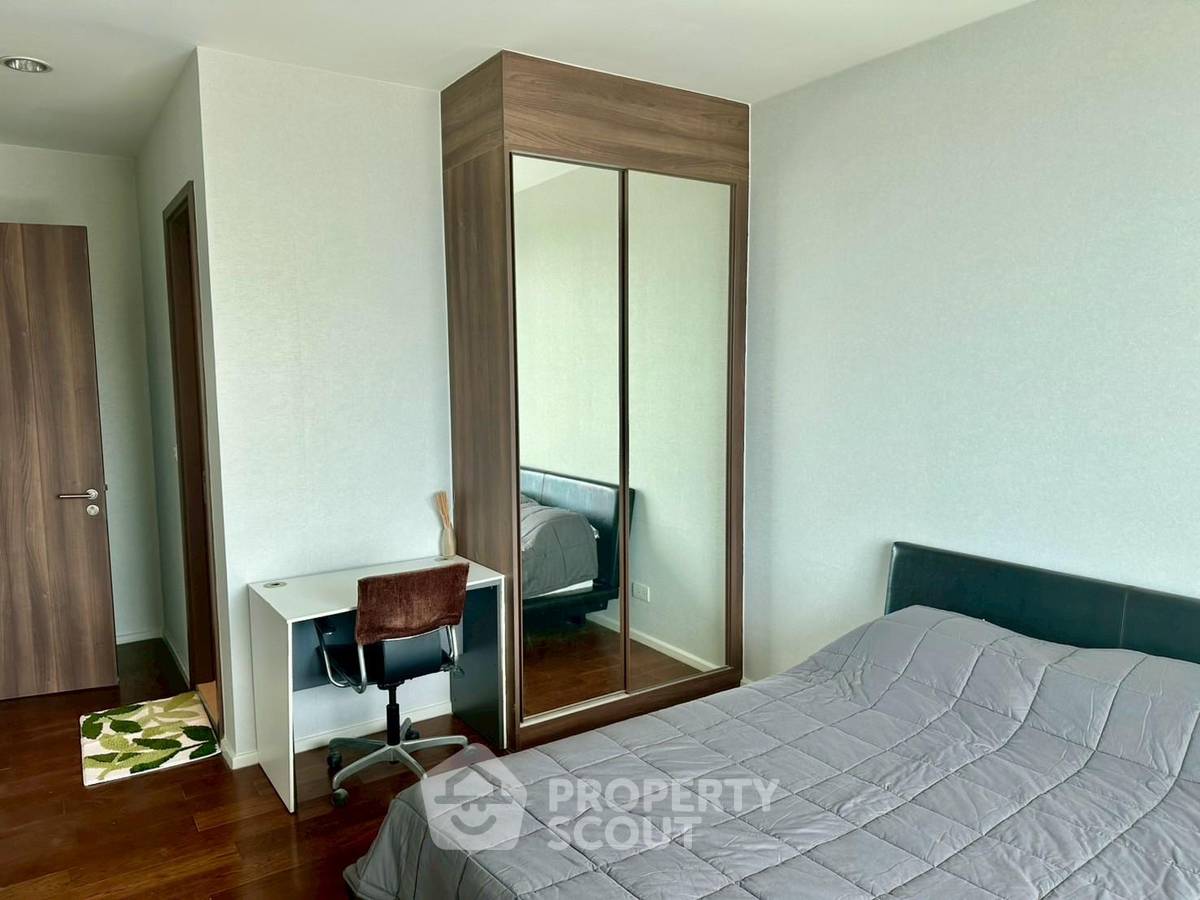 picture 3-BR Condo at Menam Residences in Wat Phraya Krai (ID 2203286) - 11/14