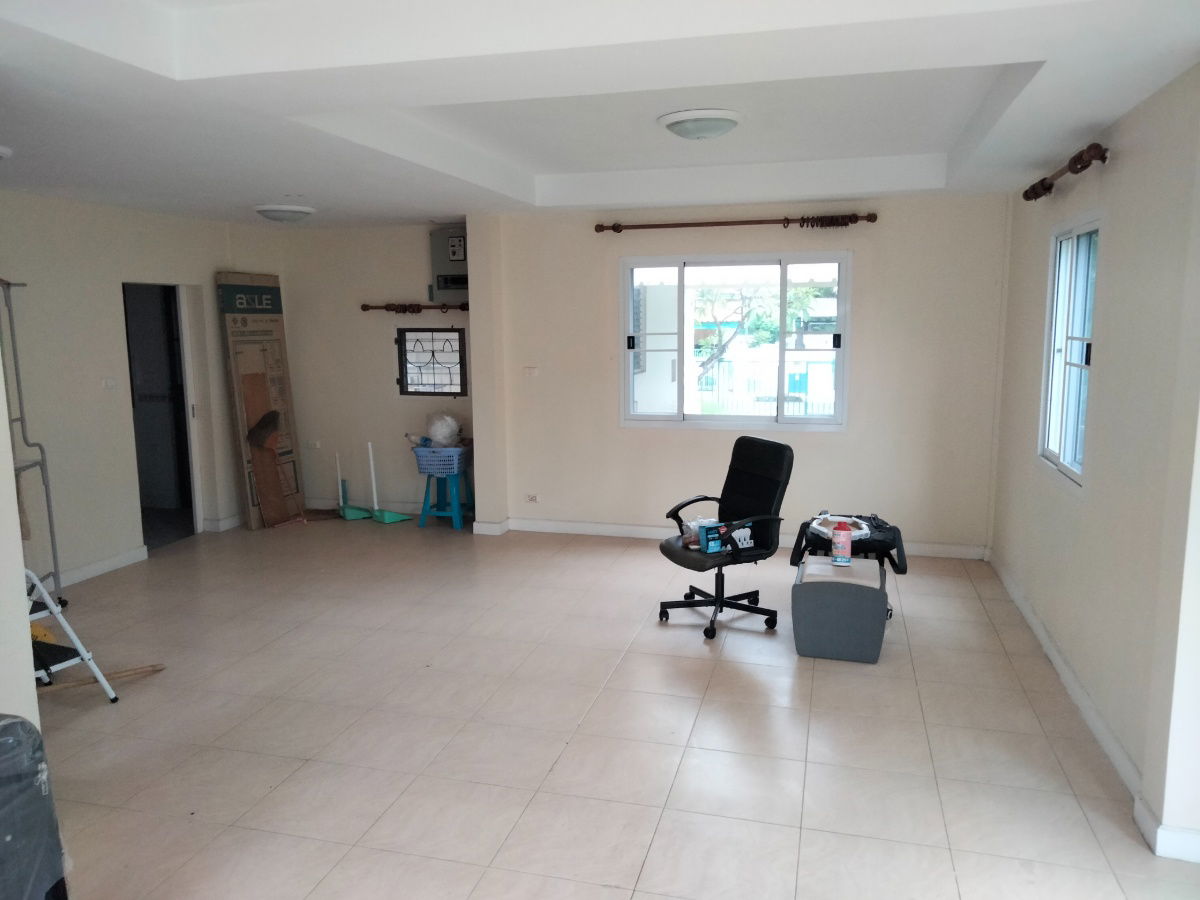 picture Secondhand House for sales. Great location. Reasonable Price. - 3/15