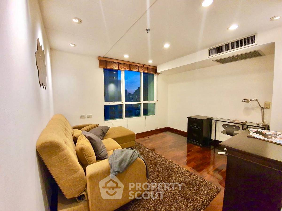picture 2-BR Condo at Urbana Langsuan Condominium near BTS Ratchadamri (ID 825515) - 7/7