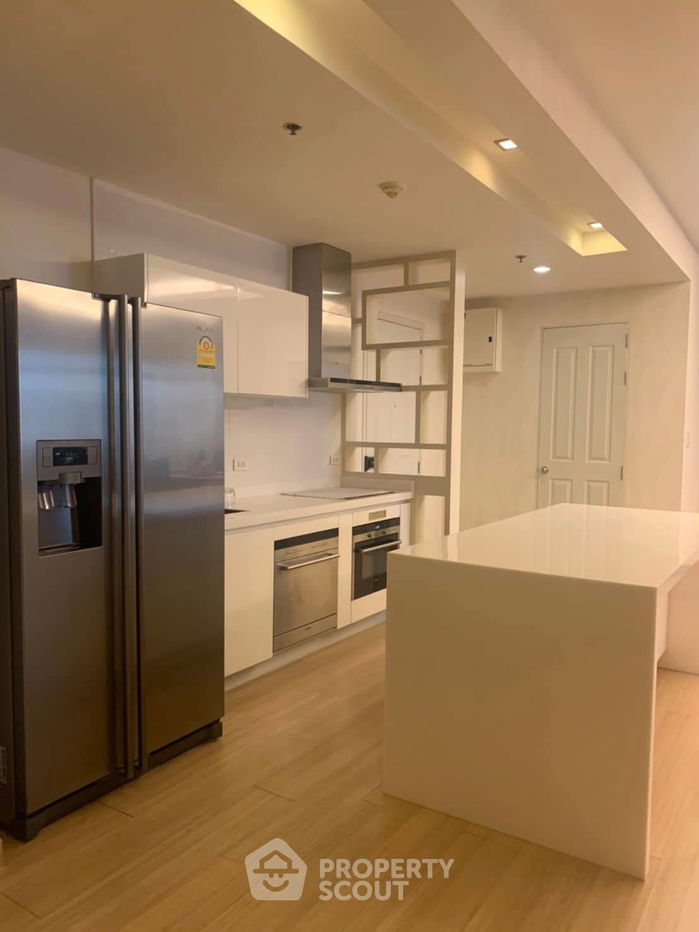 picture 2-BR Condo at Baan Sathorn Chaopraya near BTS Krung Thon Buri (ID 1094849) - 9/12