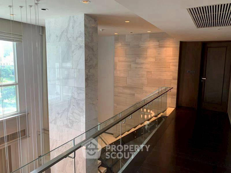 picture 3-BR Condo at The Crest Sukhumvit 24 near BTS Phrom Phong (ID 2285429) - 10/14