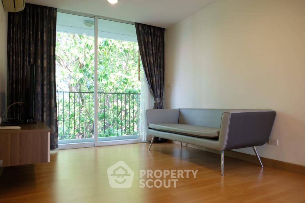 picture 2-BR Condo at The Fine @ River Condominium near BTS Saphan Taksin (ID 421624) - 1/8