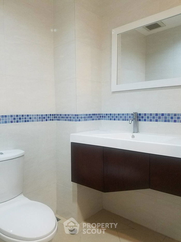 picture 1-BR Condo at Life @ Sathorn 10 near BTS Saint Louis (ID 370904) - 9/12
