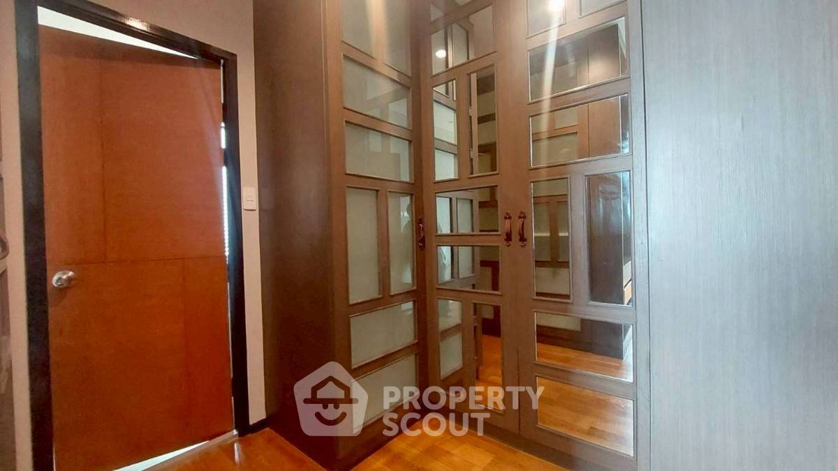 picture 2-BR Condo at Villa Sathorn near BTS Krung Thon Buri (ID 2287608) - 12/18