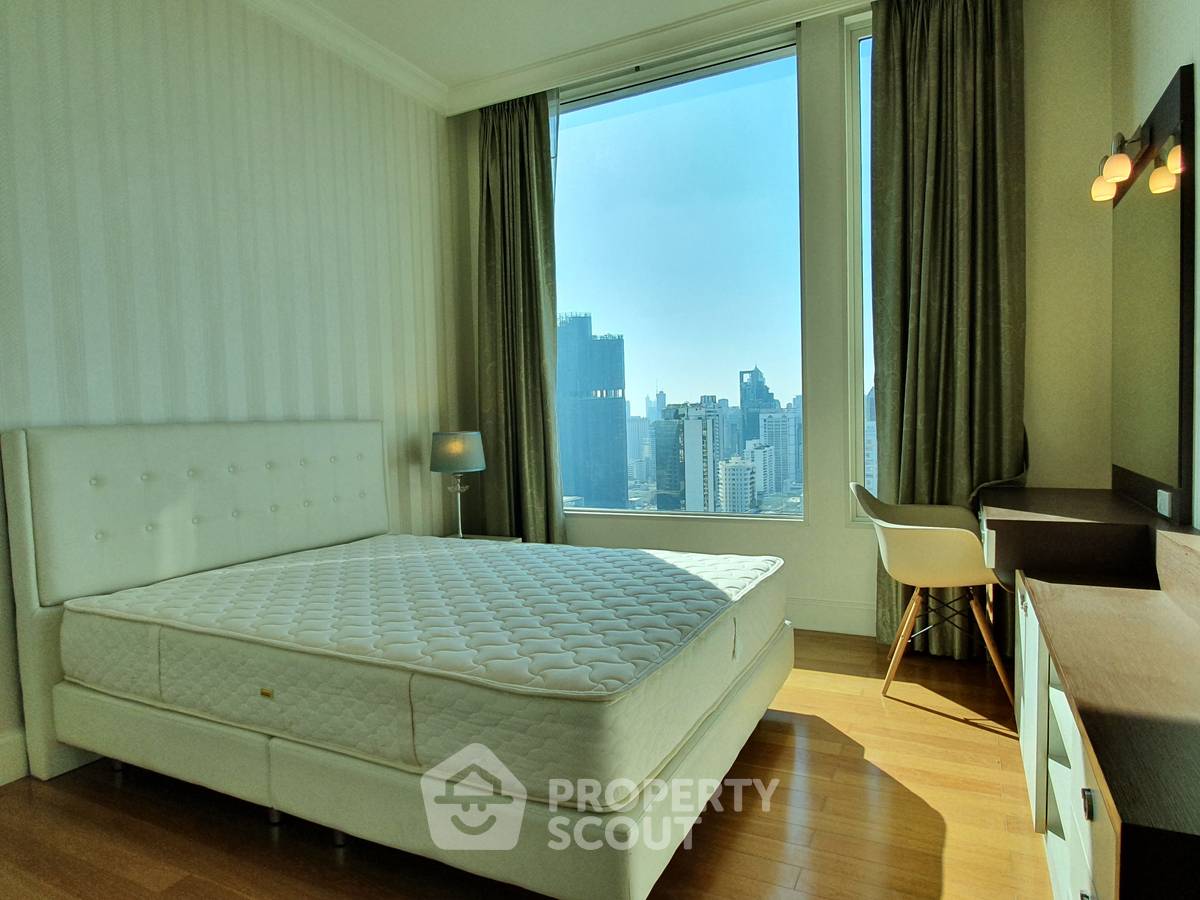 picture 3-BR Condo at Royce Private Residences near MRT Sukhumvit (ID 1272584) - 6/11